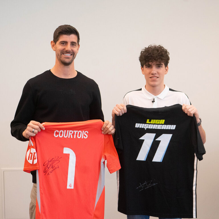 schimb tricouri TC - LV